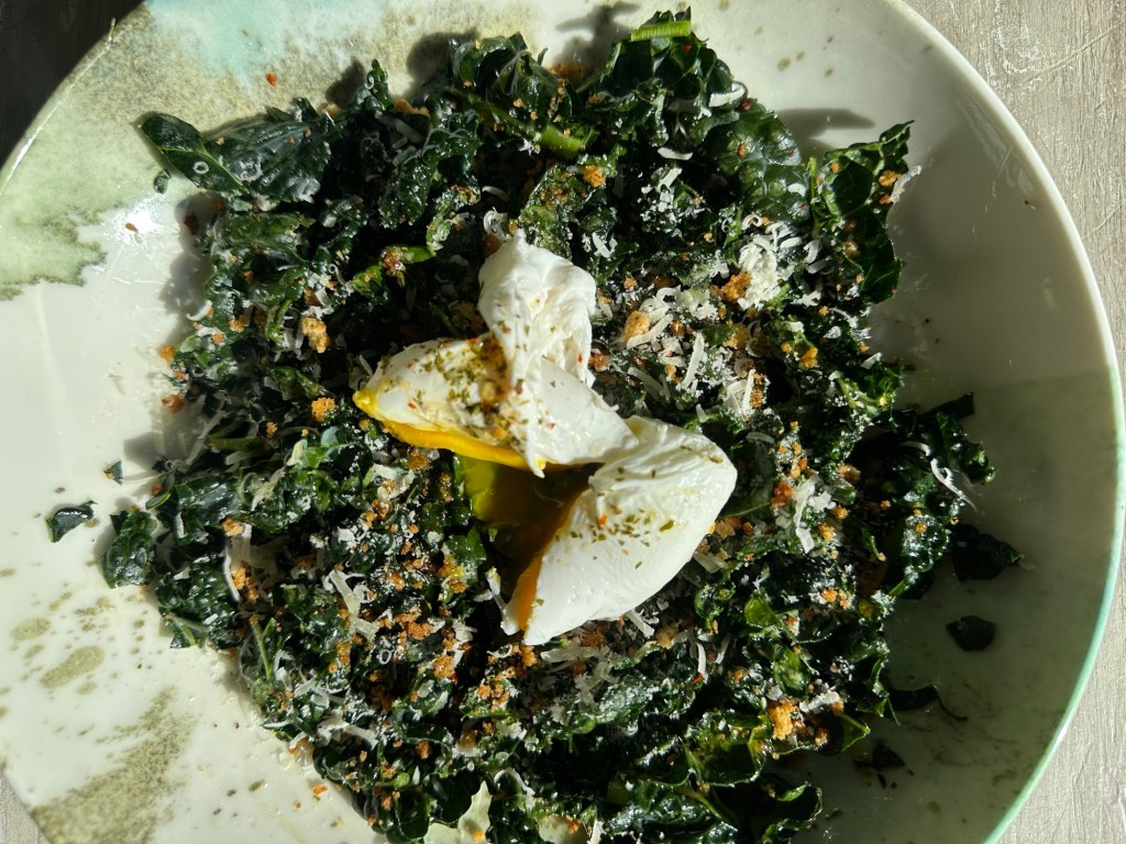 Simple Crispy Tuscan Kale Salad with a Poached&nbsp;Egg